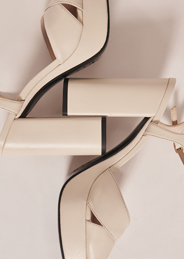Kourtney ecru smooth leather shoes Craie TARA JARMON